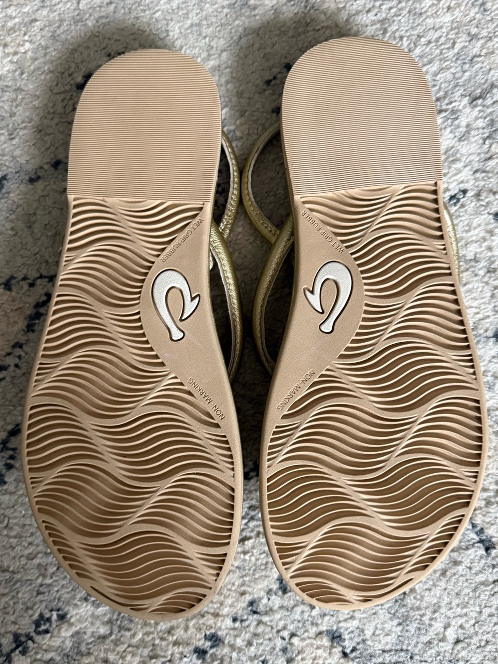 OluKai Metallic Gold Strappy Slingback Sandals - fits 8.5 feet (official size 9) - Picture 5 of 5